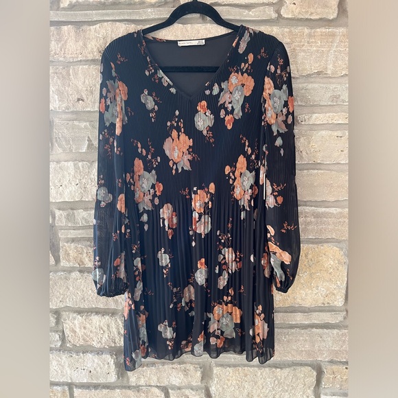 Black Tape A line chiffon pleated dress - black -XS - Picture 4 of 5